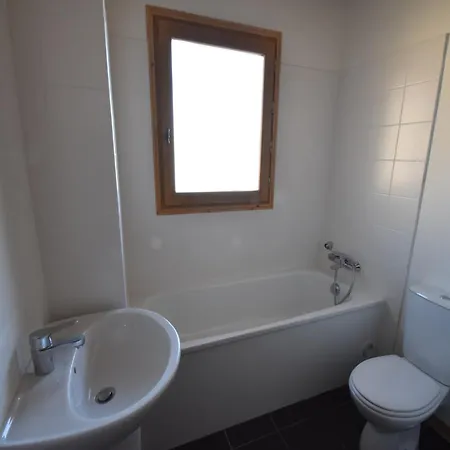 Splendid In With Tv Chalet
